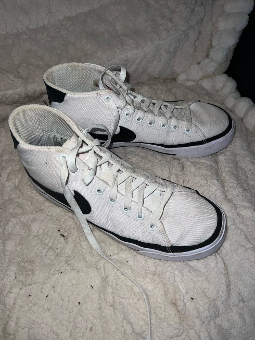 Women’s Nike Court Legacy Mid Rise